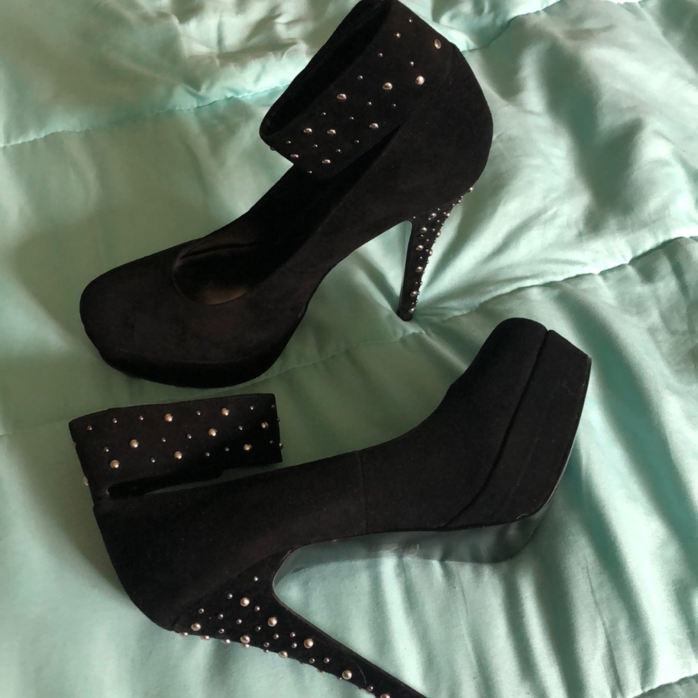 Women’s shoes